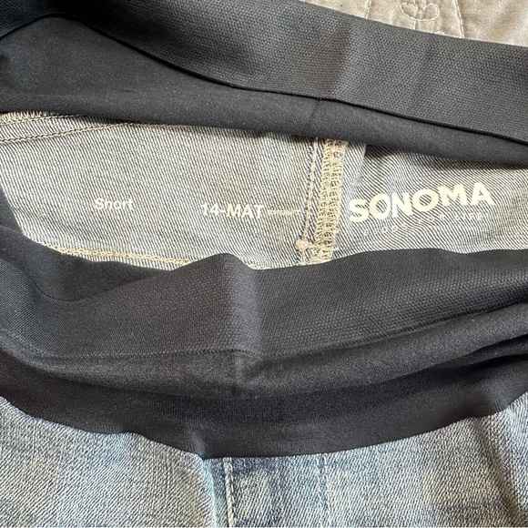 Sonoma Maternity Light Wash Distressed Jean Shorts NWT Size 14 Maternity - Picture 5 of 10